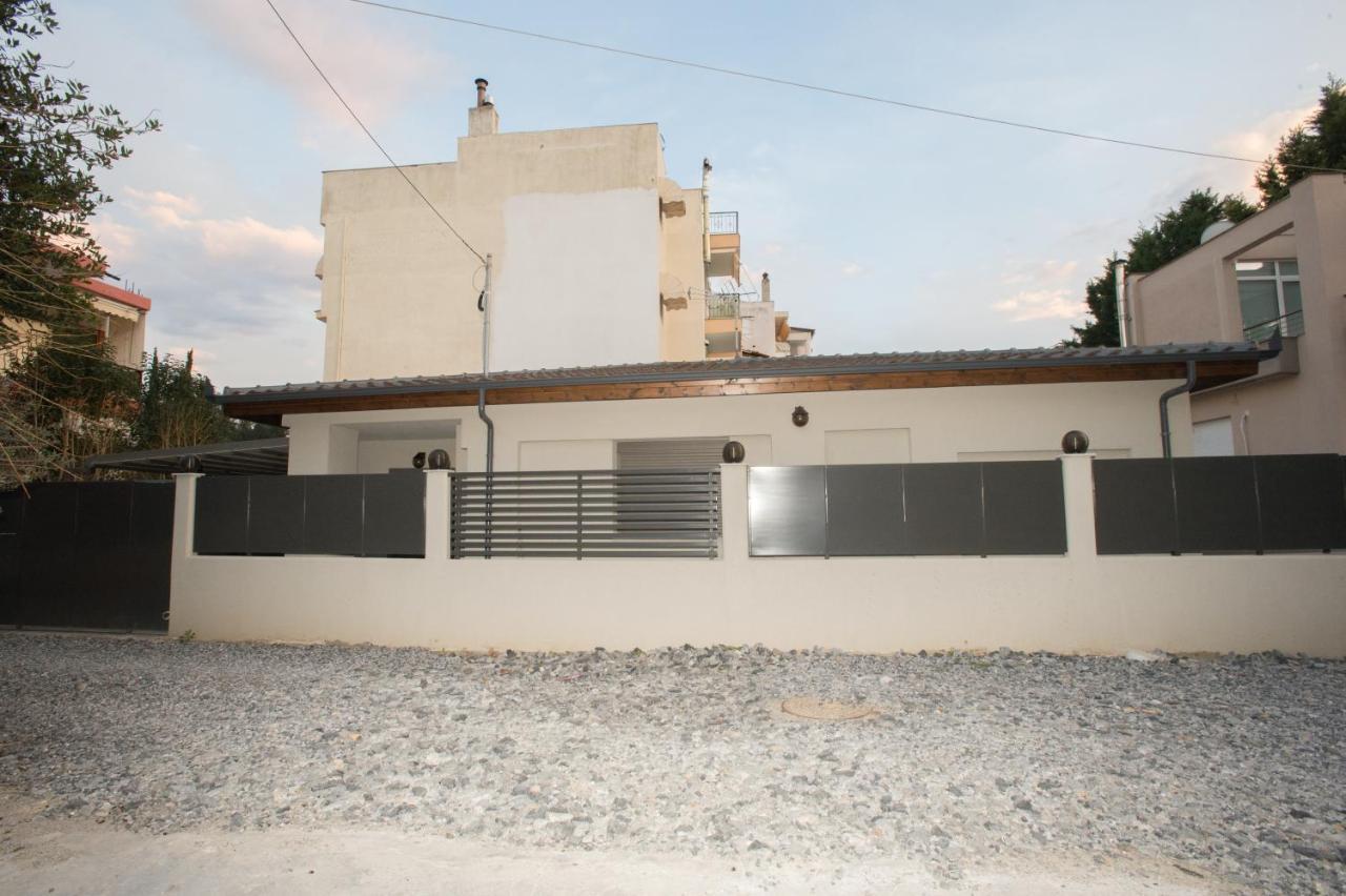 Dolphin Villa Peraía Екстериор снимка