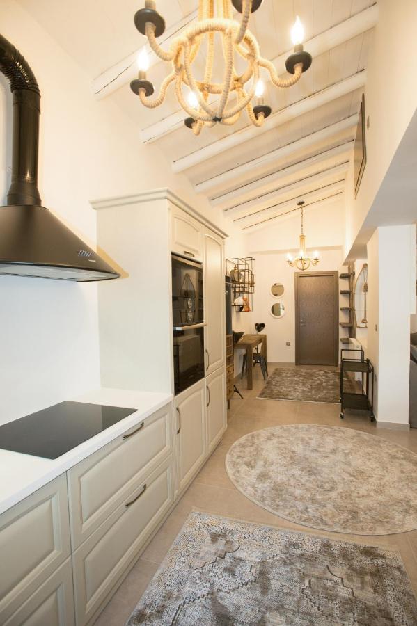 Dolphin Villa Peraía Екстериор снимка
