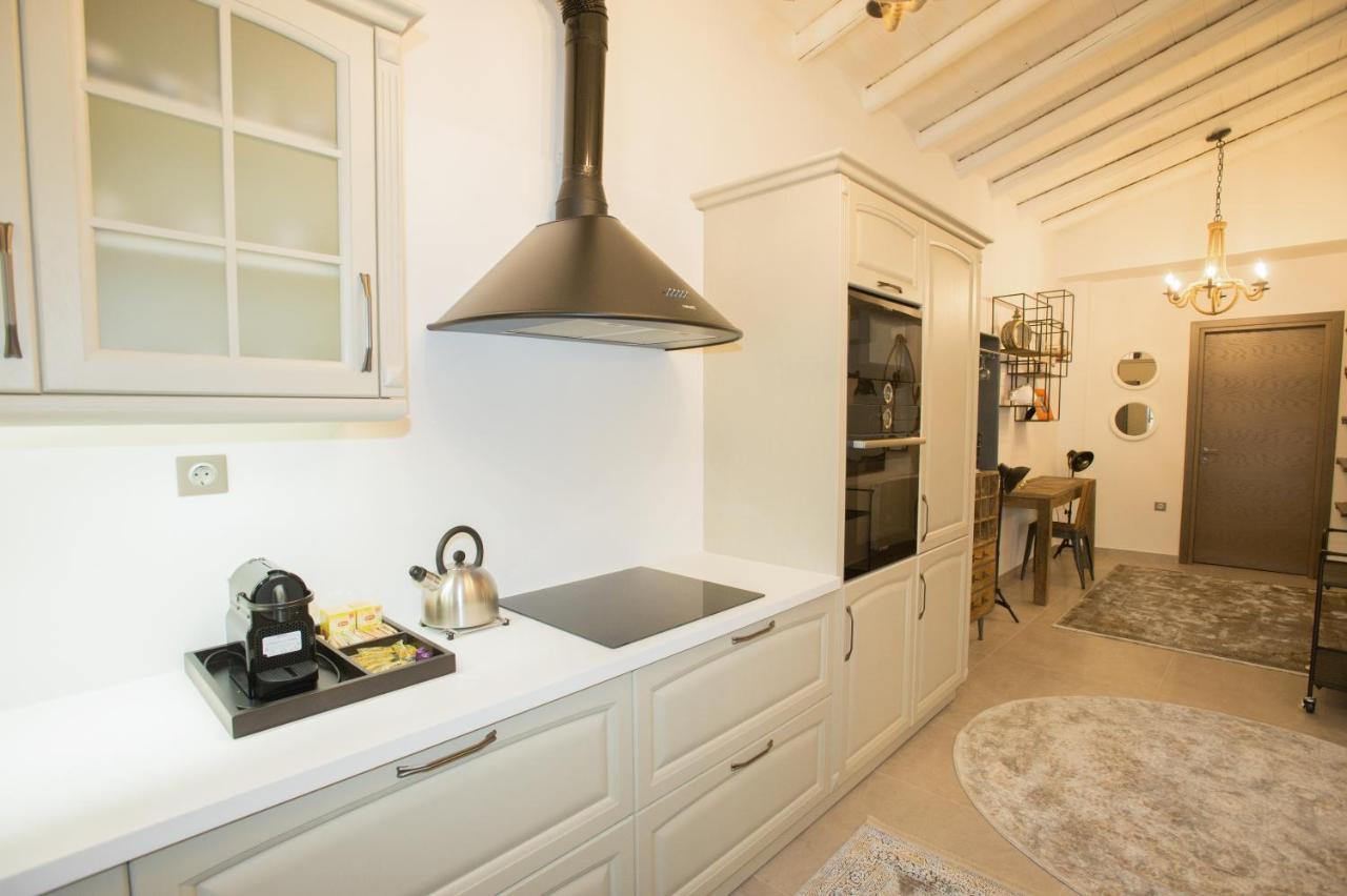 Dolphin Villa Peraía Екстериор снимка
