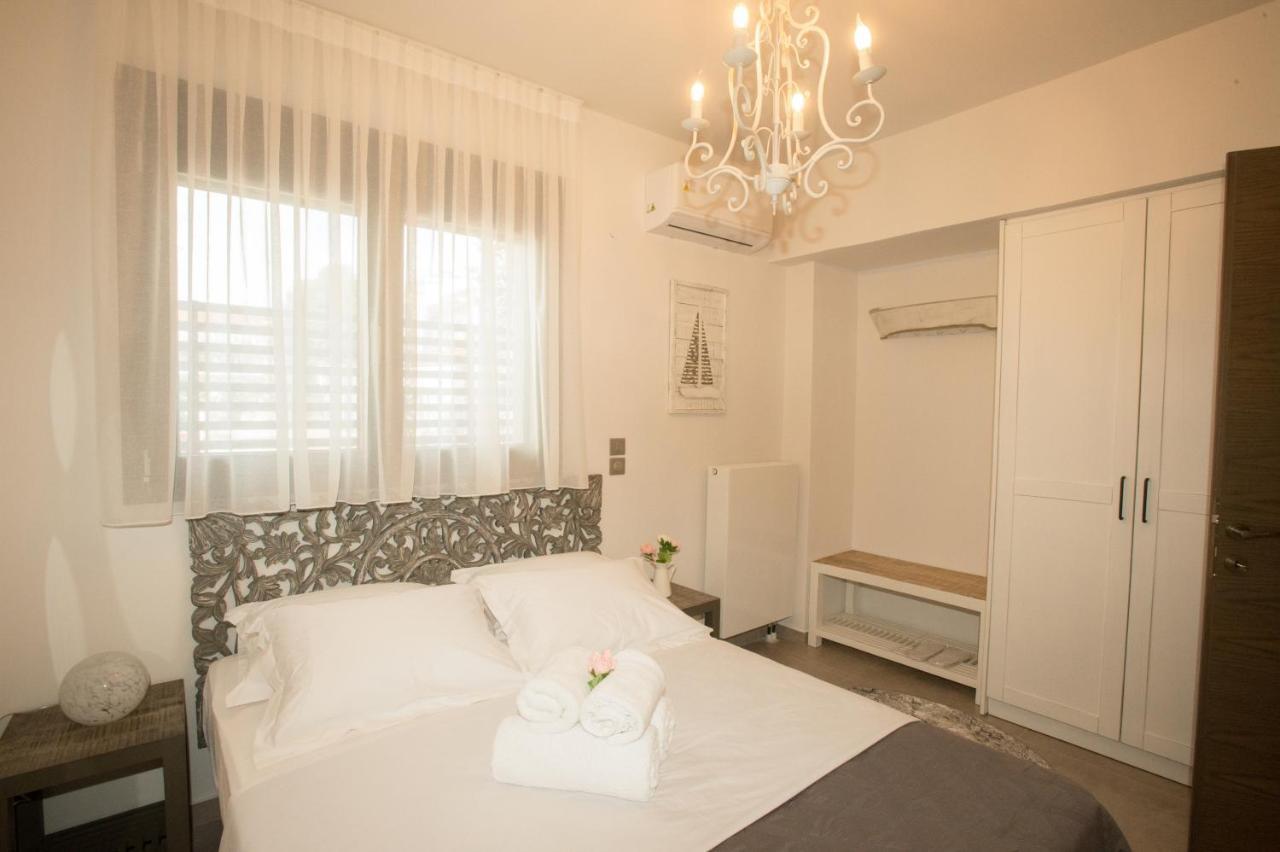 Dolphin Villa Peraía Екстериор снимка
